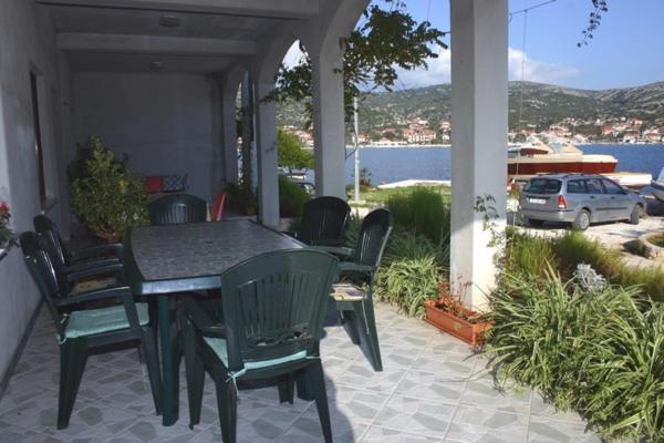 Apartments Ivan Orlic Vinišće Pokoj fotografie